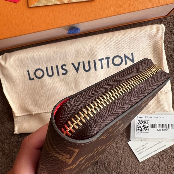 LOUIS VUITTON MONOGRAM ZIPPY WALLET LONG - Picture 10 of 14